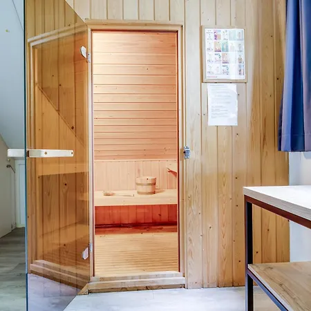 Vakantiehuis 5 - Persoons Forest 239 Sauna